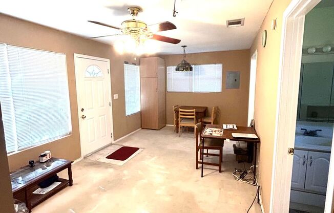 2 beds, 1 bath, $1,200