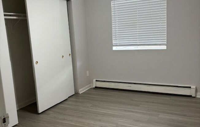 2 beds, 1 bath, $1,450, Unit Alcott 5