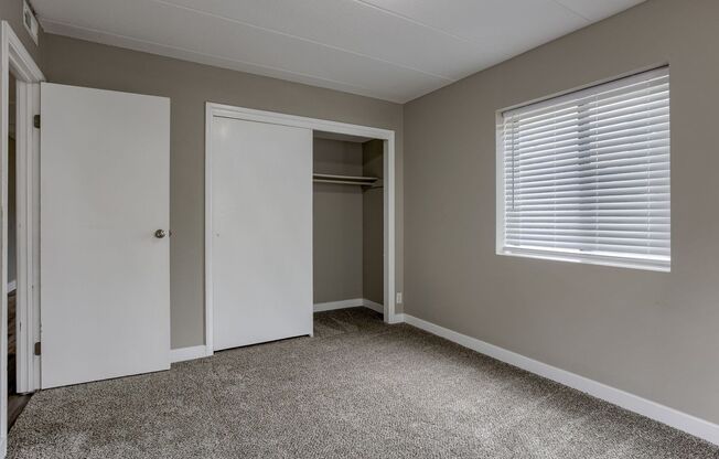 2 beds, 1 bath, 886 sqft, $1,095, Unit 1630 #06