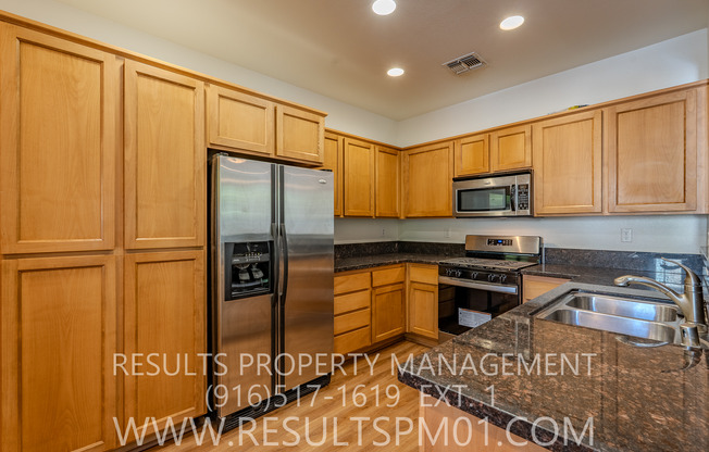 Spacious and Beautiful Folsom 4 Bedroom Townhome!