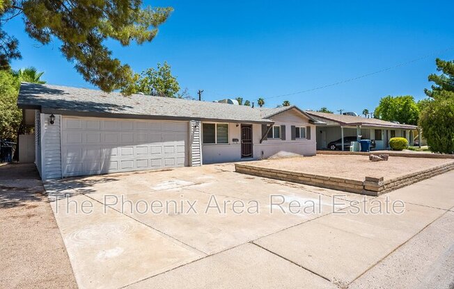 522 E BALBOA DR