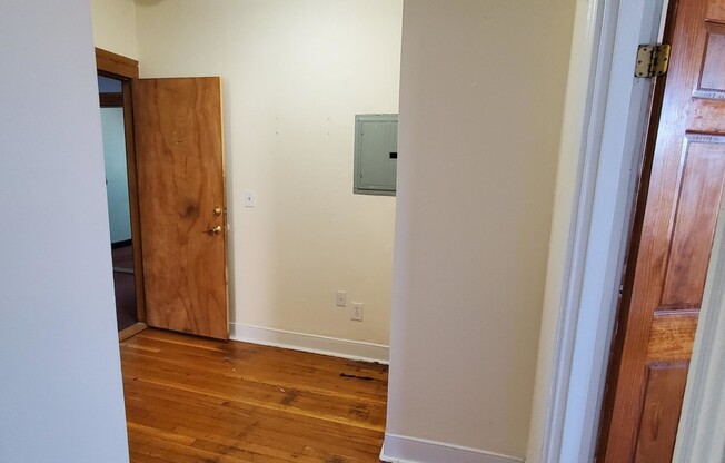 1 bed, 1 bath, $2,400, Unit 22