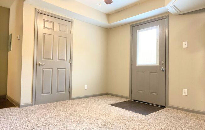 BEAUTIFUL STUDIO APARTMENT STEPS FROM THE BRICKS in THE CULTUREL DISTRICT of FORT WORTH!!!