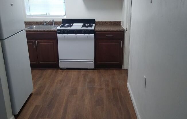 1 bed, 1 bath, 550 sqft, $936, Unit 421