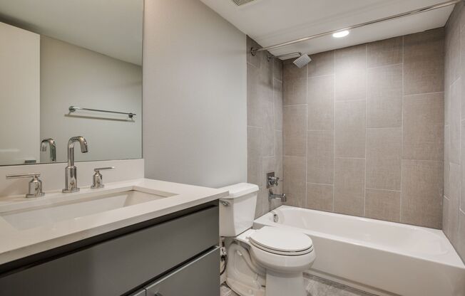 2 beds, 2 baths, 918 sqft, $1,699, Unit 209