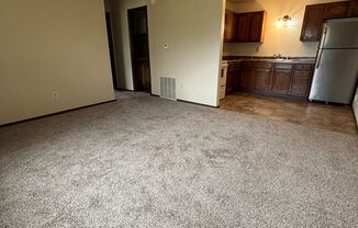 2 beds, 1 bath, 704 sqft, $850, Unit 1