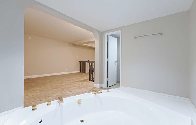 1 bed, 1.5 baths, 578 sqft, $1,450, Unit 1146 (1040)