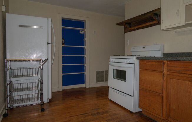 1 bed, 1 bath, 700 sqft, $1,950, Unit 342