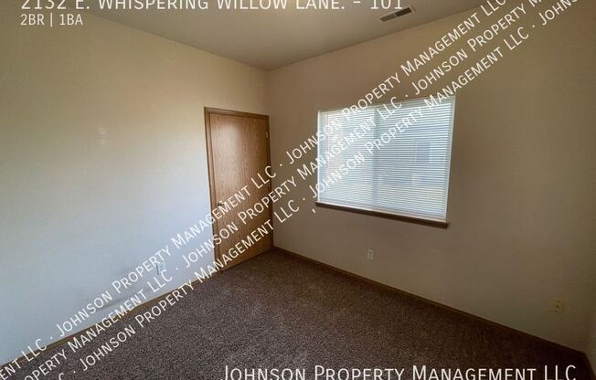 2132 E WHISPERING WILLOW LN 