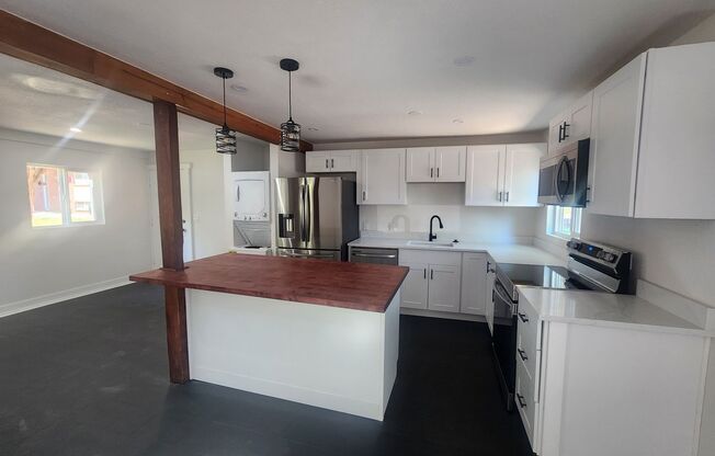 Stunning and Unique 1 Bed 1 Bed remodeled Unit