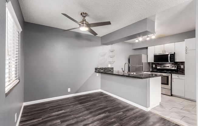 3 beds, 2 baths, $1,450, Unit Unit 184