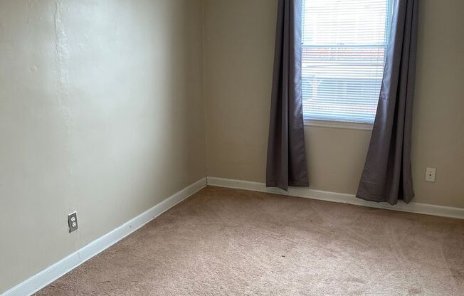 3 beds, 1 bath, $1,550