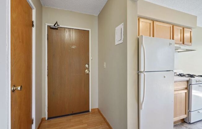 1 bed, 1 bath, 700 sqft, $1,049, Unit Unit 303