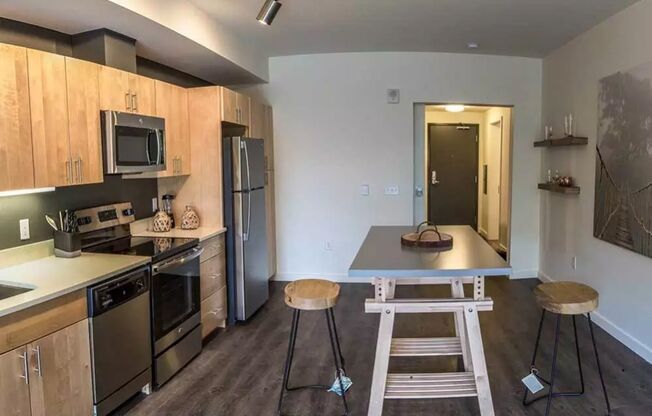 1 bed, 1 bath, 739 sqft, $1,795, Unit 212