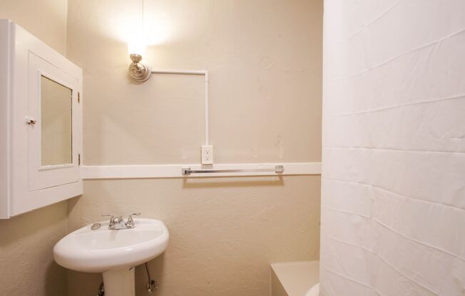 1 bed, 1 bath, $1,295, Unit 58