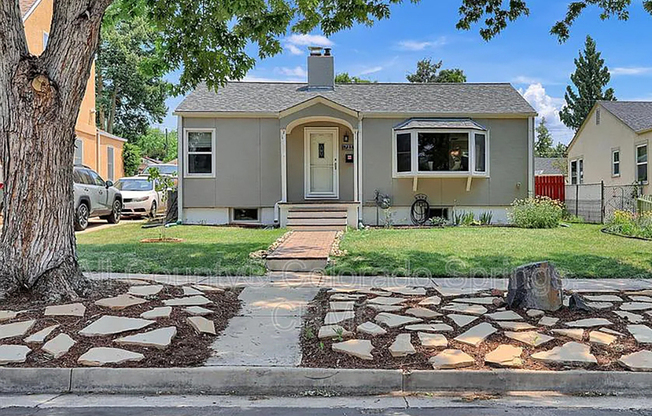 723 N LOGAN AVE