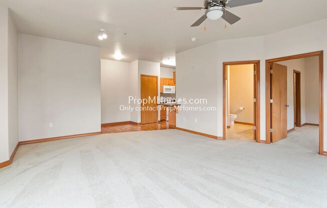 Chic One-Bedroom Condo in Vibrant Bethany Neighborhood!