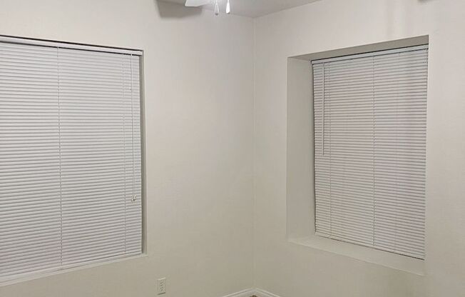 3 beds, 2 baths, $1,600, Unit Unit 2201
