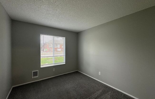 2 beds, 1 bath, 840 sqft, $1,350, Unit 717