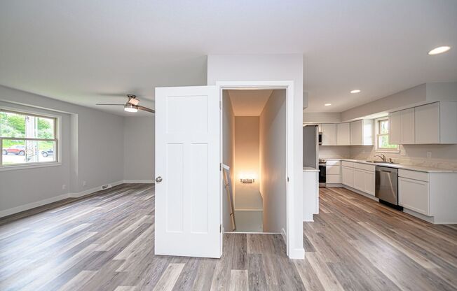 GEORGETOWN Duplex - SW Columbia – 3 Bed, 3 Bath  (Utilities set up and included for $1900/mth total)