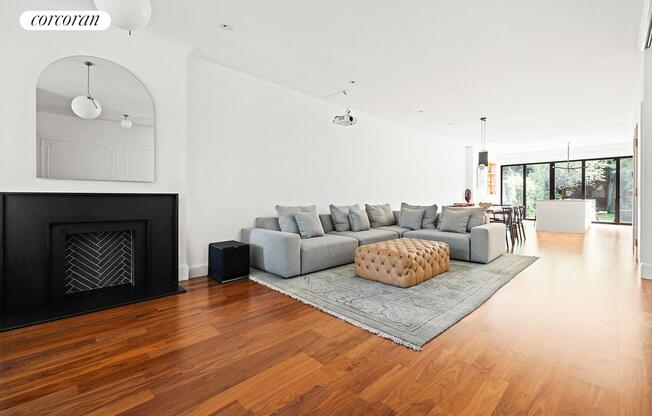 90 WINDSOR PL
