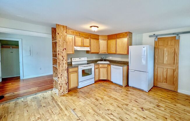 One-Bedroom Downtown Burlington Apartments Near UVM & Champlain College (116 Maple St)
