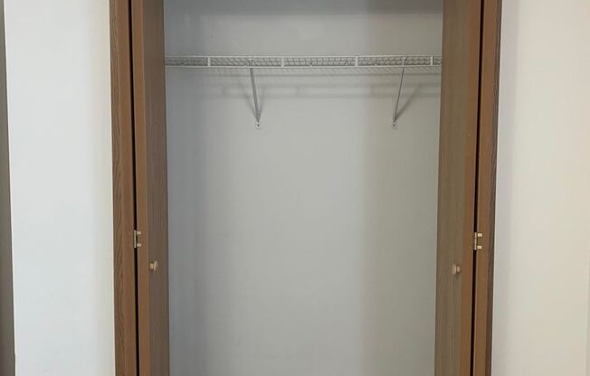 3 beds, 2 baths, 1,008 sqft, $1,250, Unit 1704-110