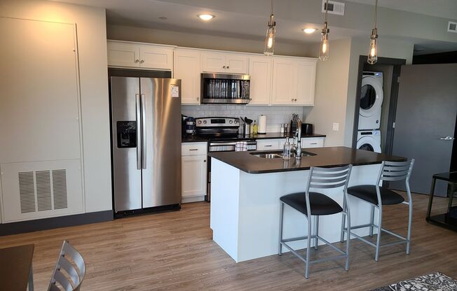 1 bed, 1 bath, 780 sqft, $1,675, Unit 520-210