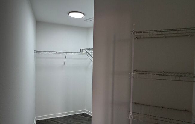 Studio, 1 bath, 668 sqft, $2,580, Unit 408