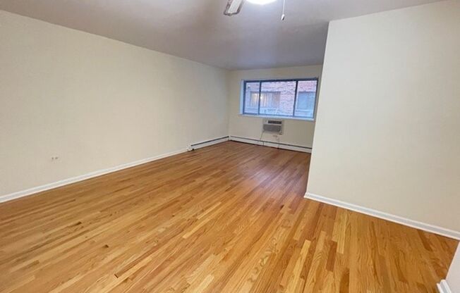 1 bed, 1 bath, 700 sqft, $1,675, Unit 431-#325