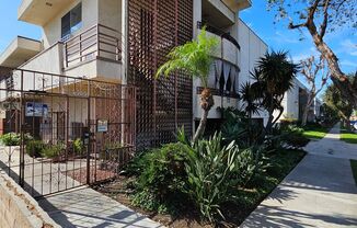 2 beds, 2 baths, $3,150, Unit 8