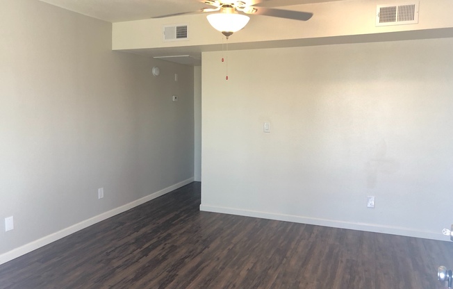 1 bed, 1 bath, 650 sqft, $1,195, Unit 225