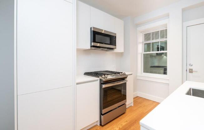 1 bed, 1 bath, 574 sqft, $3,200, Unit 22