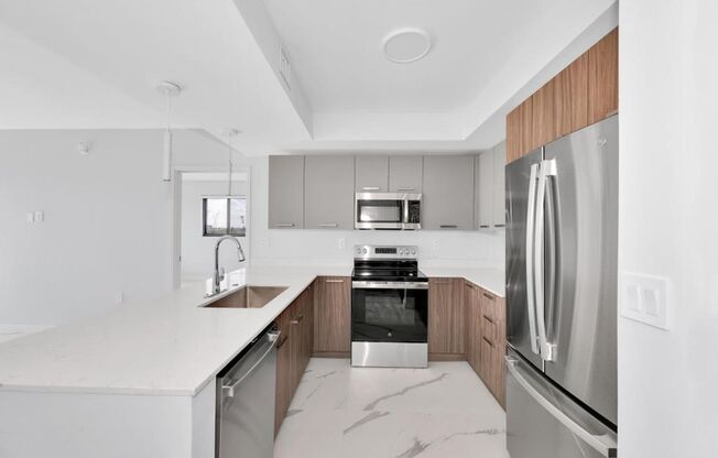 2 beds, 2 baths, 960 sqft, $2,954, Unit 611