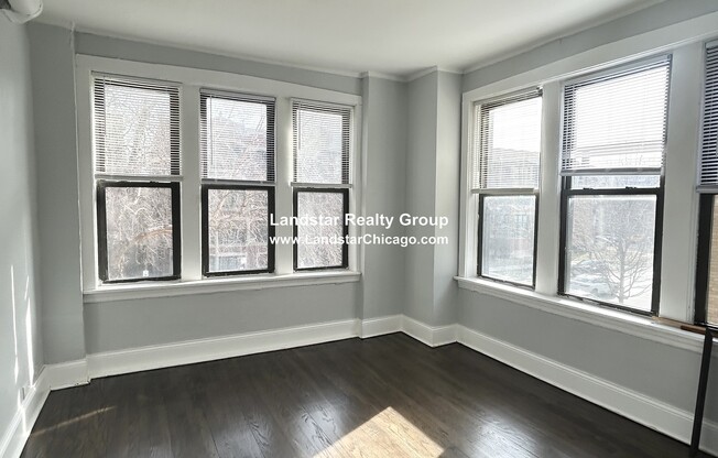 1030 E HYDE PARK BLVD