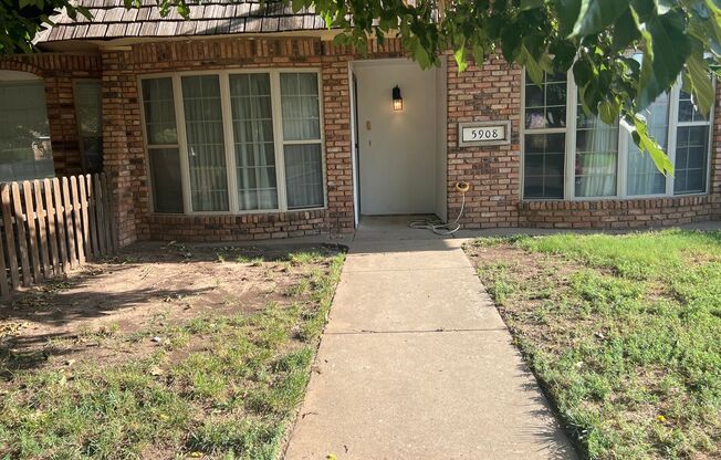 3 beds, 2 baths, $1,650