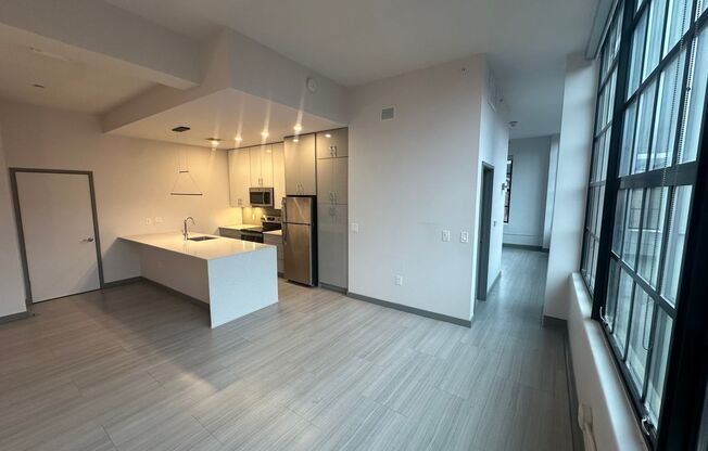 1 bed, 1 bath, 640 sqft, $1,595, Unit 605