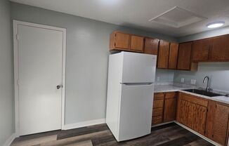 2 beds, 1 bath, $915, Unit 41