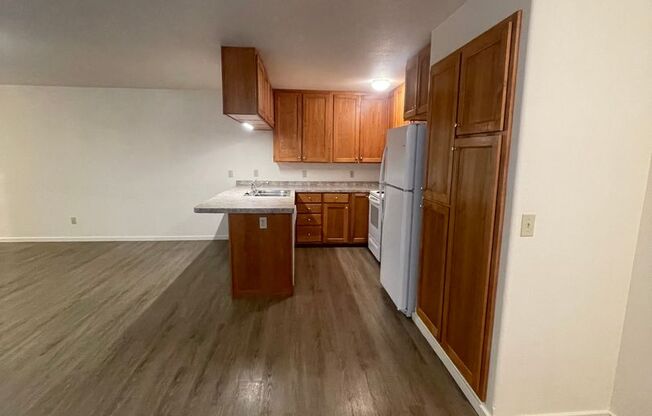 3 beds, 2 baths, $1,995, Unit 893