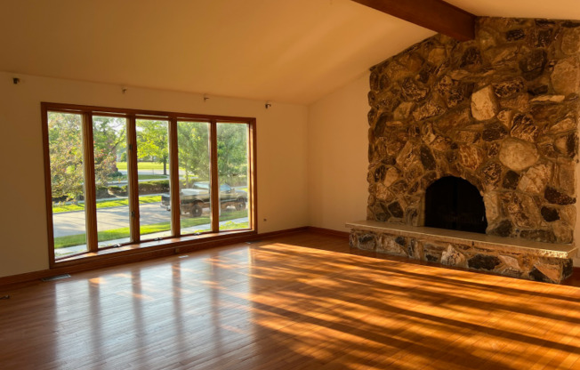 2403 N VERDE DR