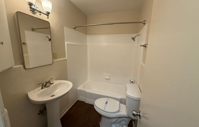 Studio, 1 bath, $1,425, Unit 209