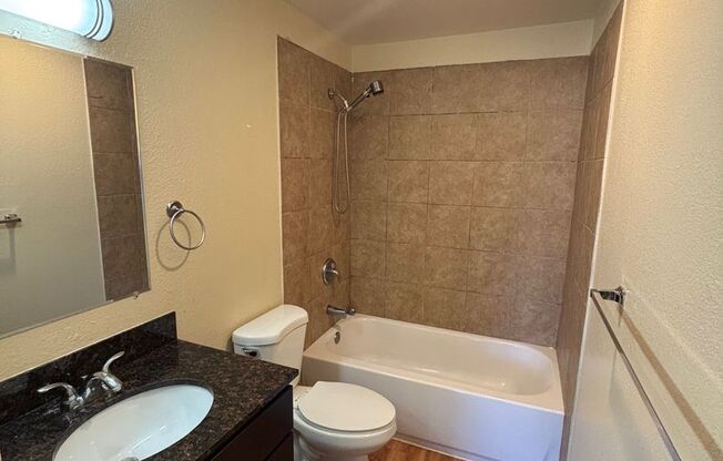 3 beds, 2 baths, 1,050 sqft, $2,700, Unit 2573-11