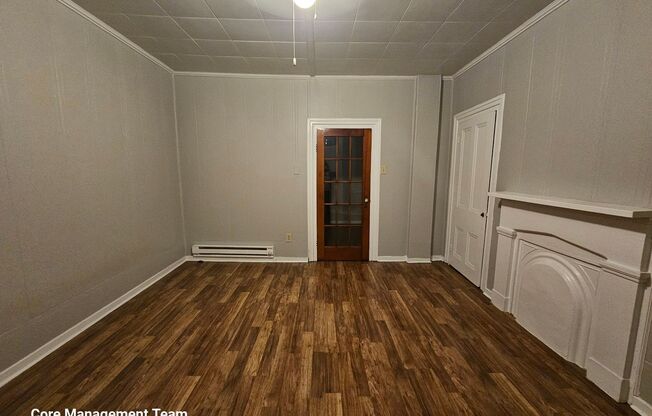 Efficiency Apartment located in the North Side !