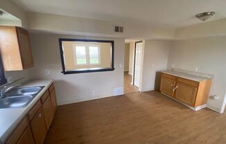 5 beds, 2 baths, 1,730 sqft, $1,795, Unit 65