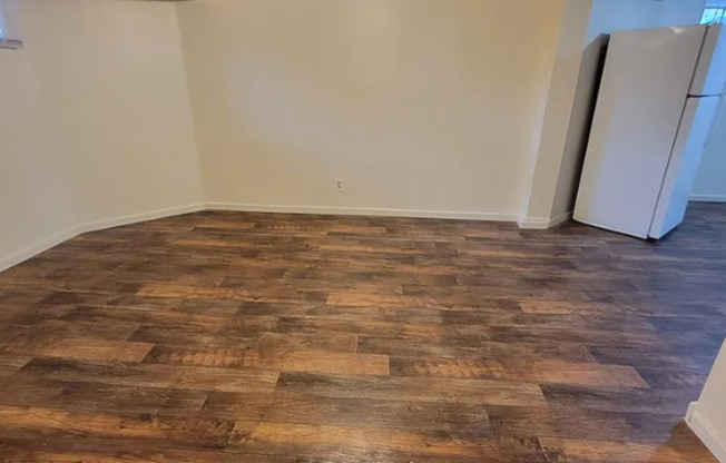 1 bed, 1 bath, 700 sqft, $995