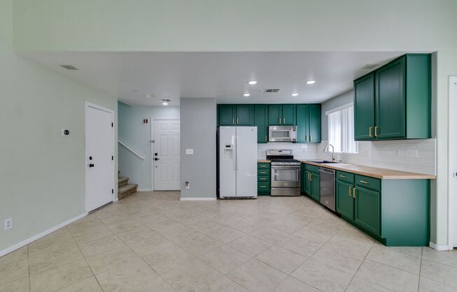 2 beds, 2 baths, $1,699