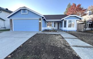 Charming Elk Grove 3bd/2ba House with 2 Car Garage