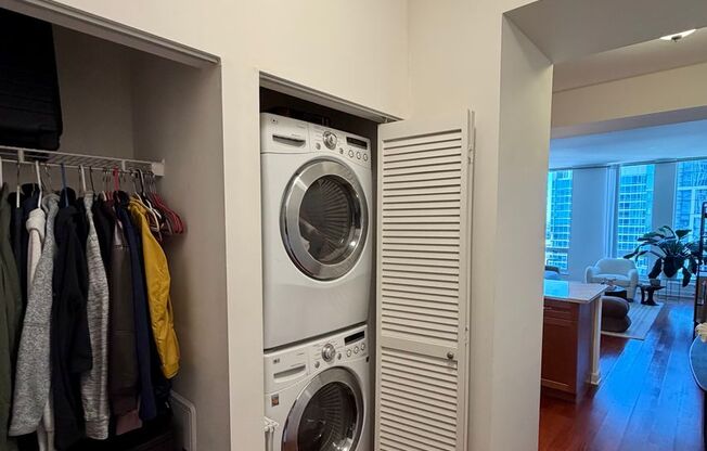 1 bed, 1 bath, $2,350, Unit UNIT 1812