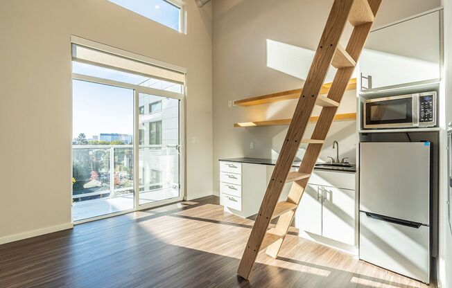 Studio, 1 bath, 330 sqft, $1,095, Unit 516
