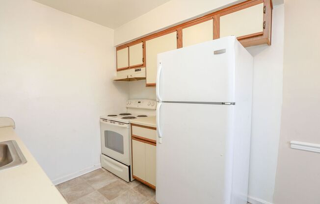 2 beds, 1 bath, 750 sqft, $925, Unit 2